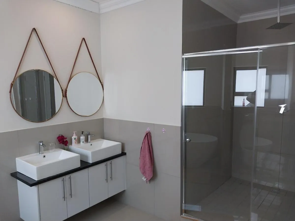 Lnd Guest House Bloubergstrand South Africa