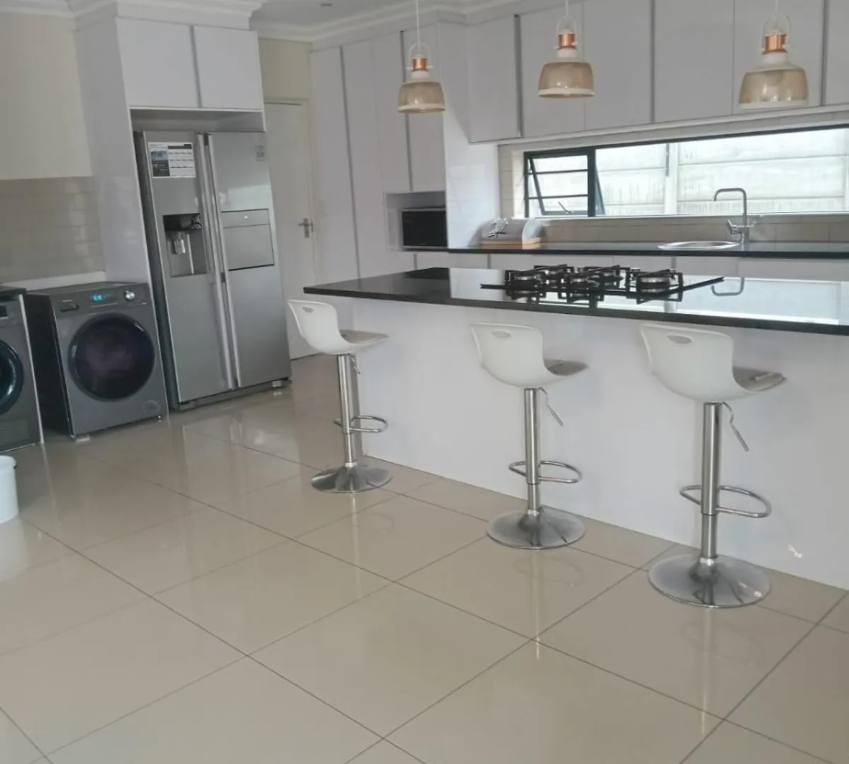 Lnd Guest House Bloubergstrand
