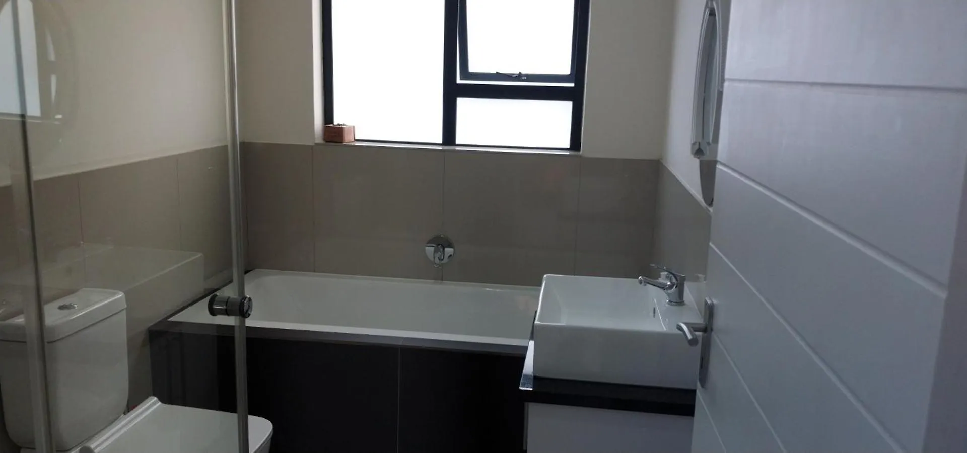 Lnd Guest House Bloubergstrand