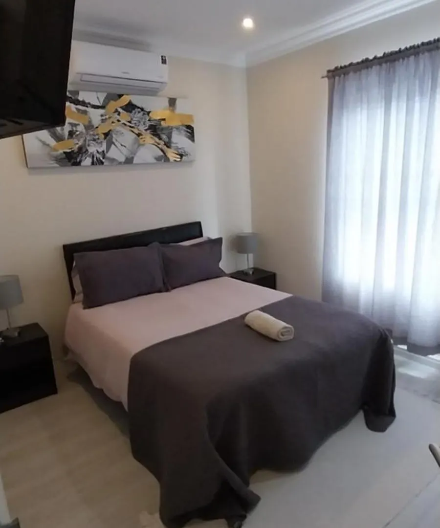 Lnd Guest House Bloubergstrand
