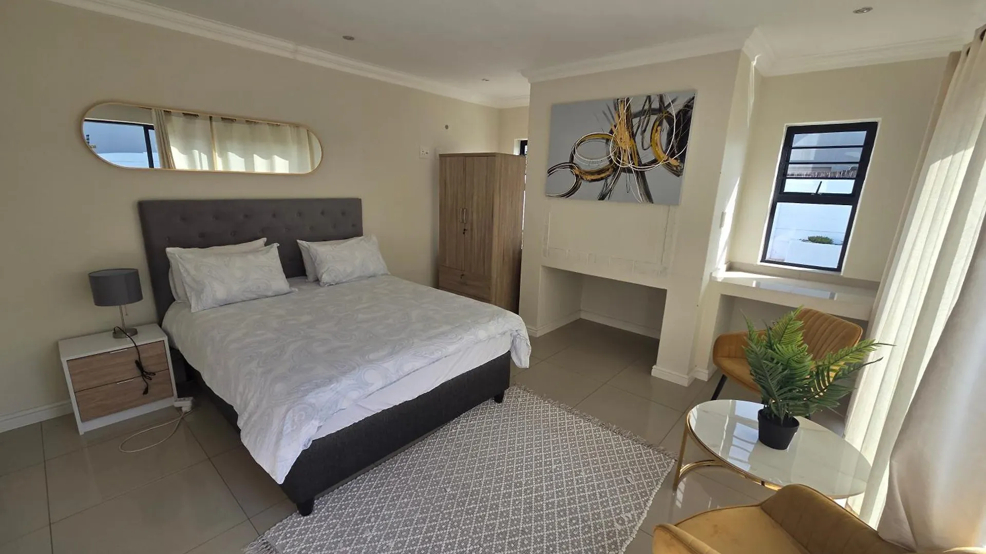 Lnd Guest House Bloubergstrand