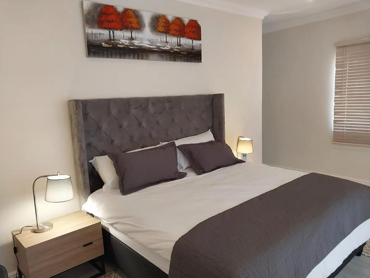 Lnd Guest House Bloubergstrand