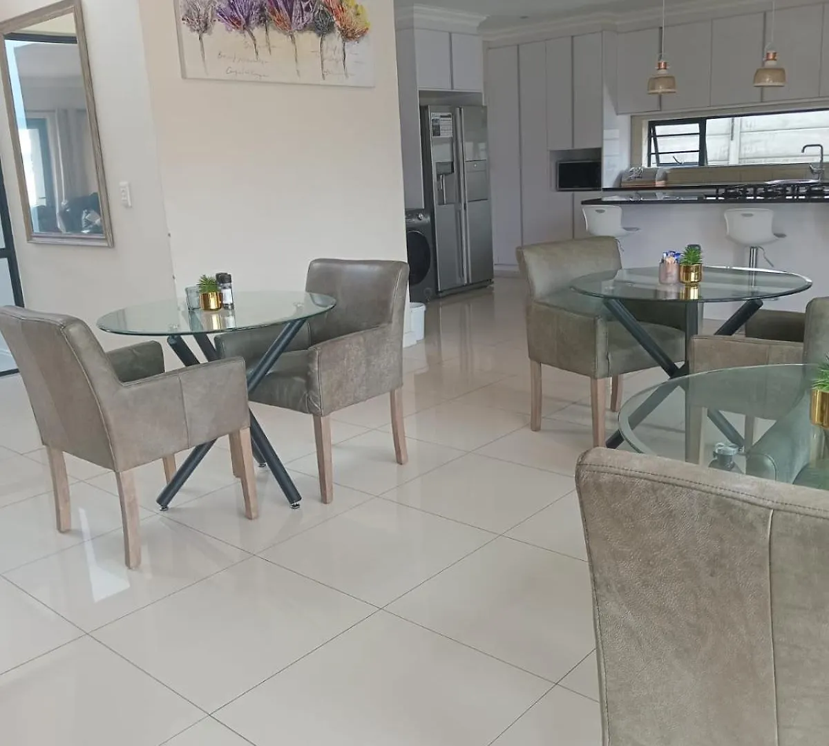 Lnd Guest House Bloubergstrand